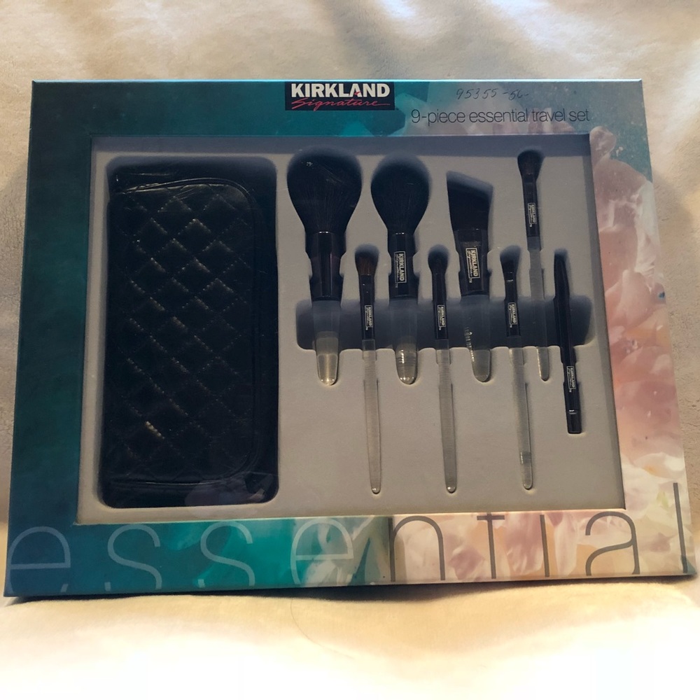 9 Piece Essential Travel Brush Set